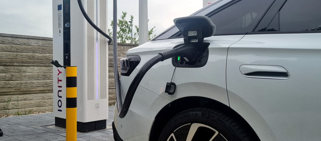 Rekord za rekordem. W Polsce mamy boom na auta... elektryczne