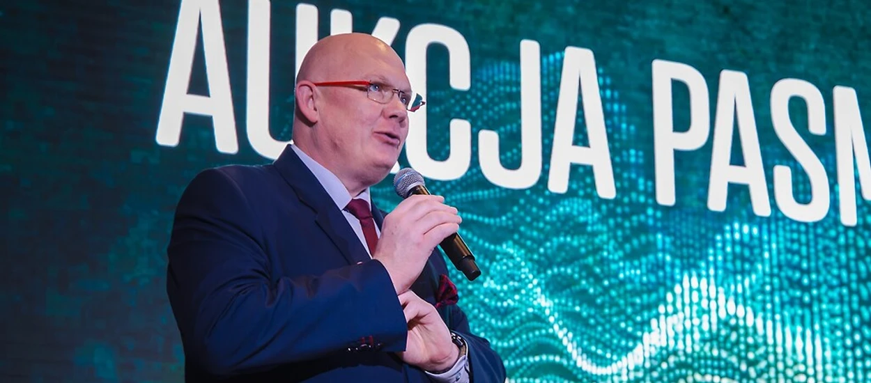 UKE ogłosił start aukcji 5G na częstotliwości 700 MHz i 800 MHz