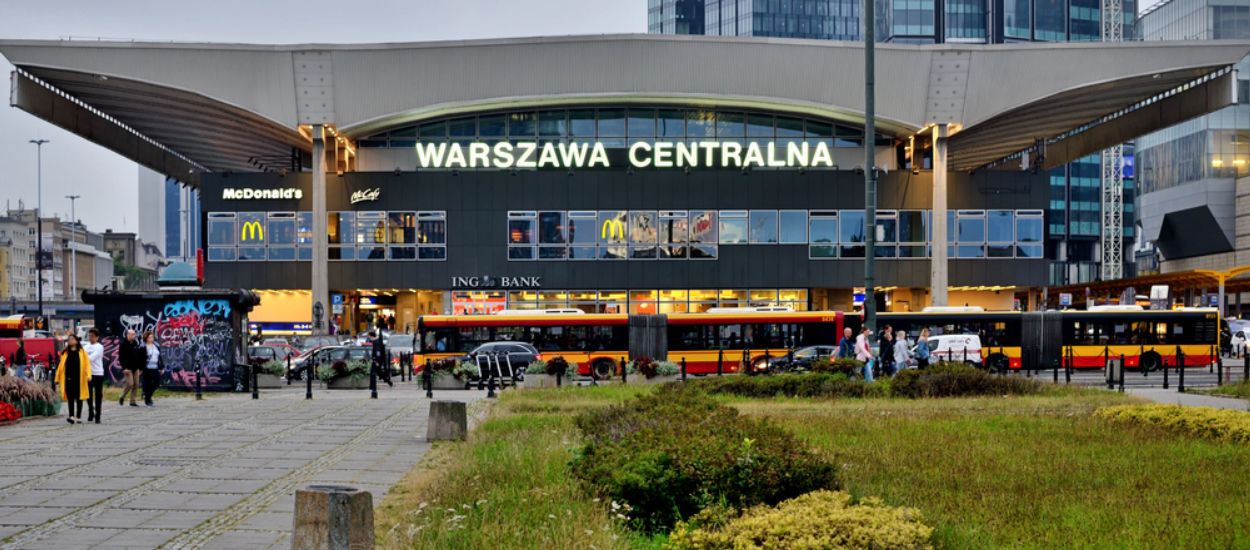 Kolejki na dworcach PKP zniknęły. Oto "winowajca"