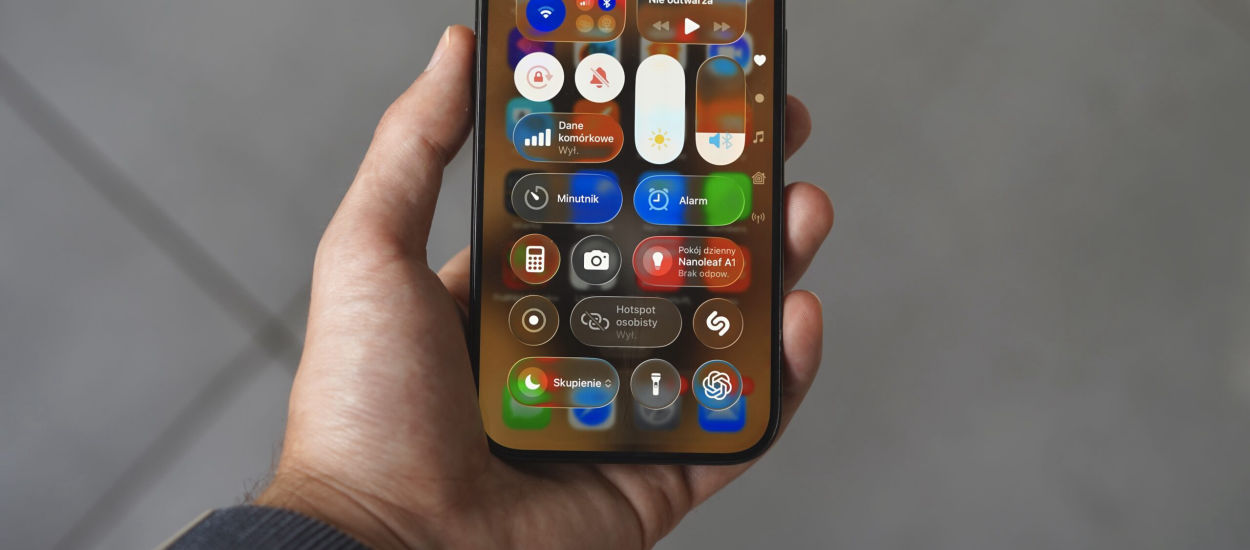 Gdzie się podział Apple’owski porządek, czyli wszystko wszędzie naraz w iOS 26