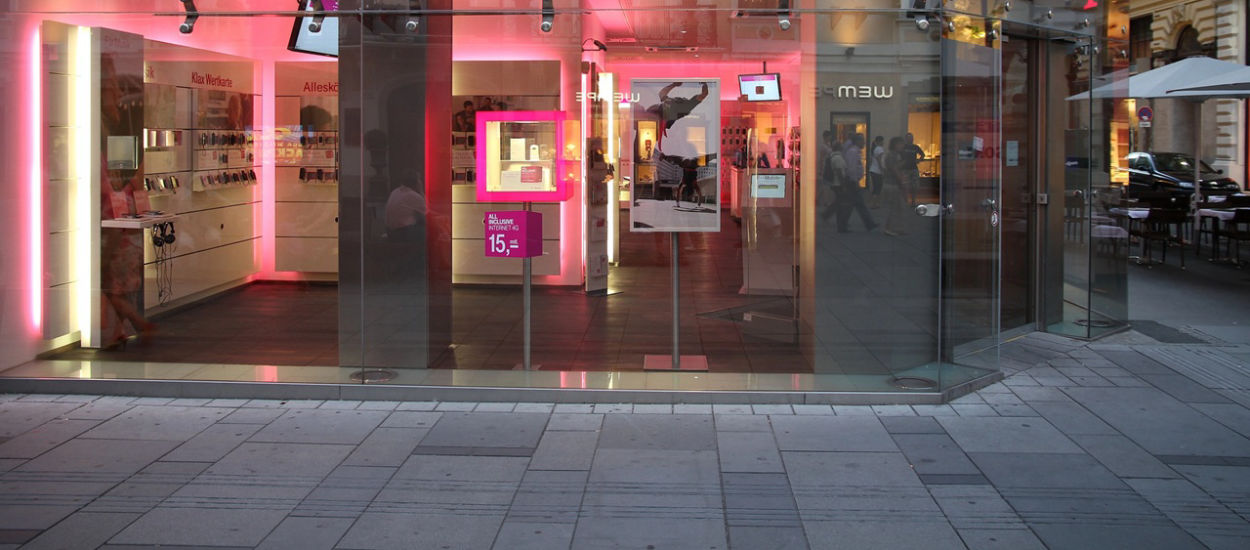 Klienci T-Mobile wrzuceni pod koła. Hakerzy: mamy dane 64 mln osób