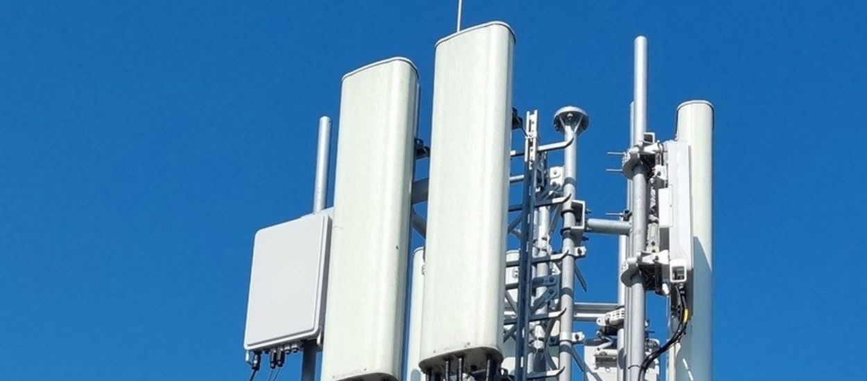 5G w końcu puka do wsi! Pierwsze stacje już działają