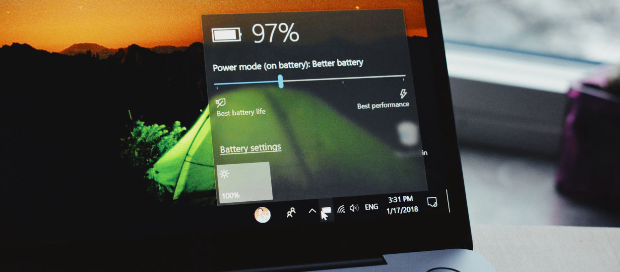 Zrób to, zanim laptop padnie! 10 sposobów na dłuższą pracę bez ładowarki.