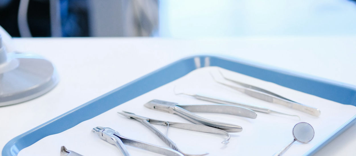 SDF w 2026: Rewolucja w stomatologii czy zagrożenie dla dentystów?