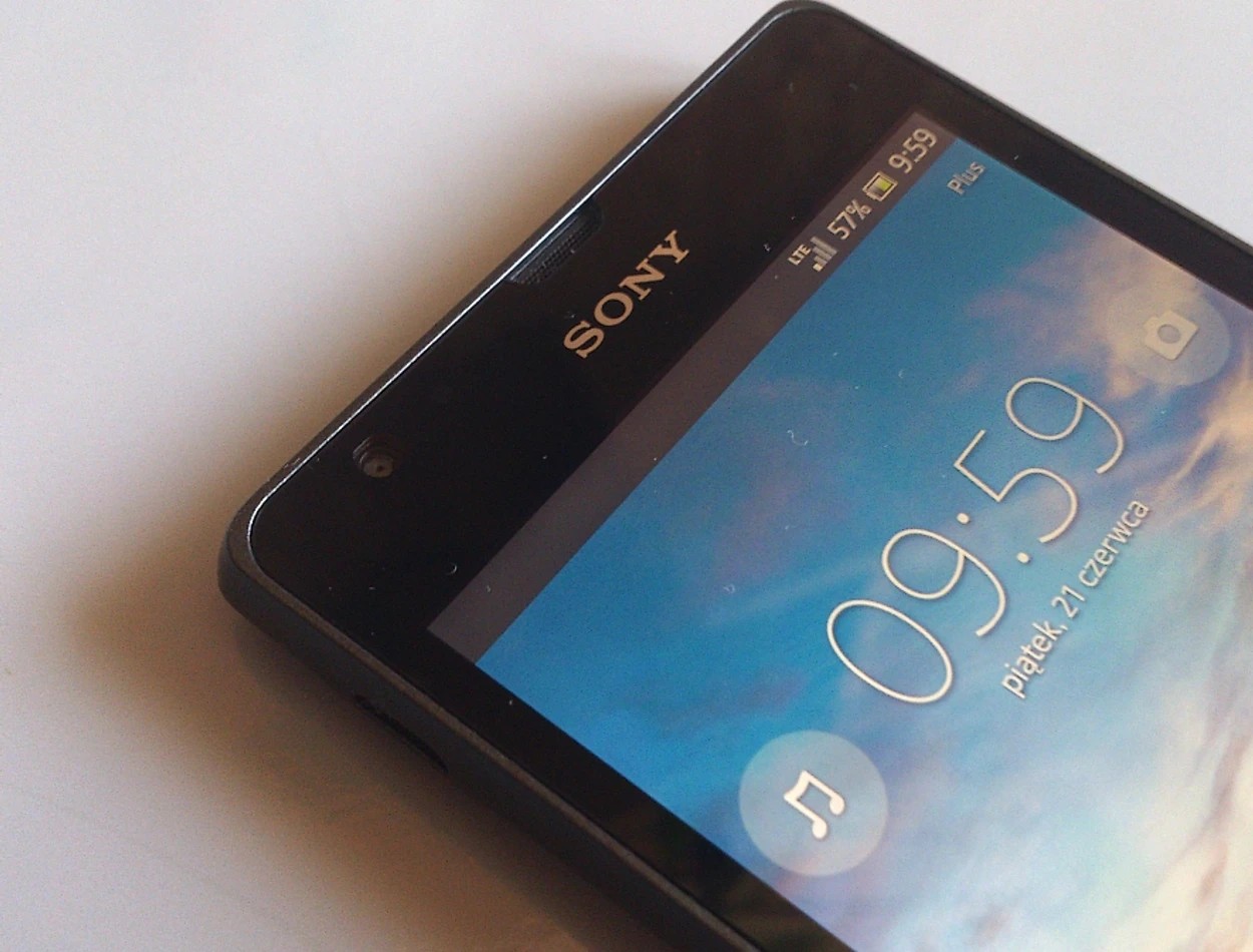 Niepozorny smartfon z LTE - recenzja Sony Xperia SP