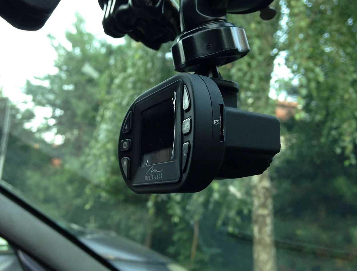 Testujemy Media-Tech U-Drive Up MT4045 – Twoja czarna skrzynka podczas jazdy samochodem!