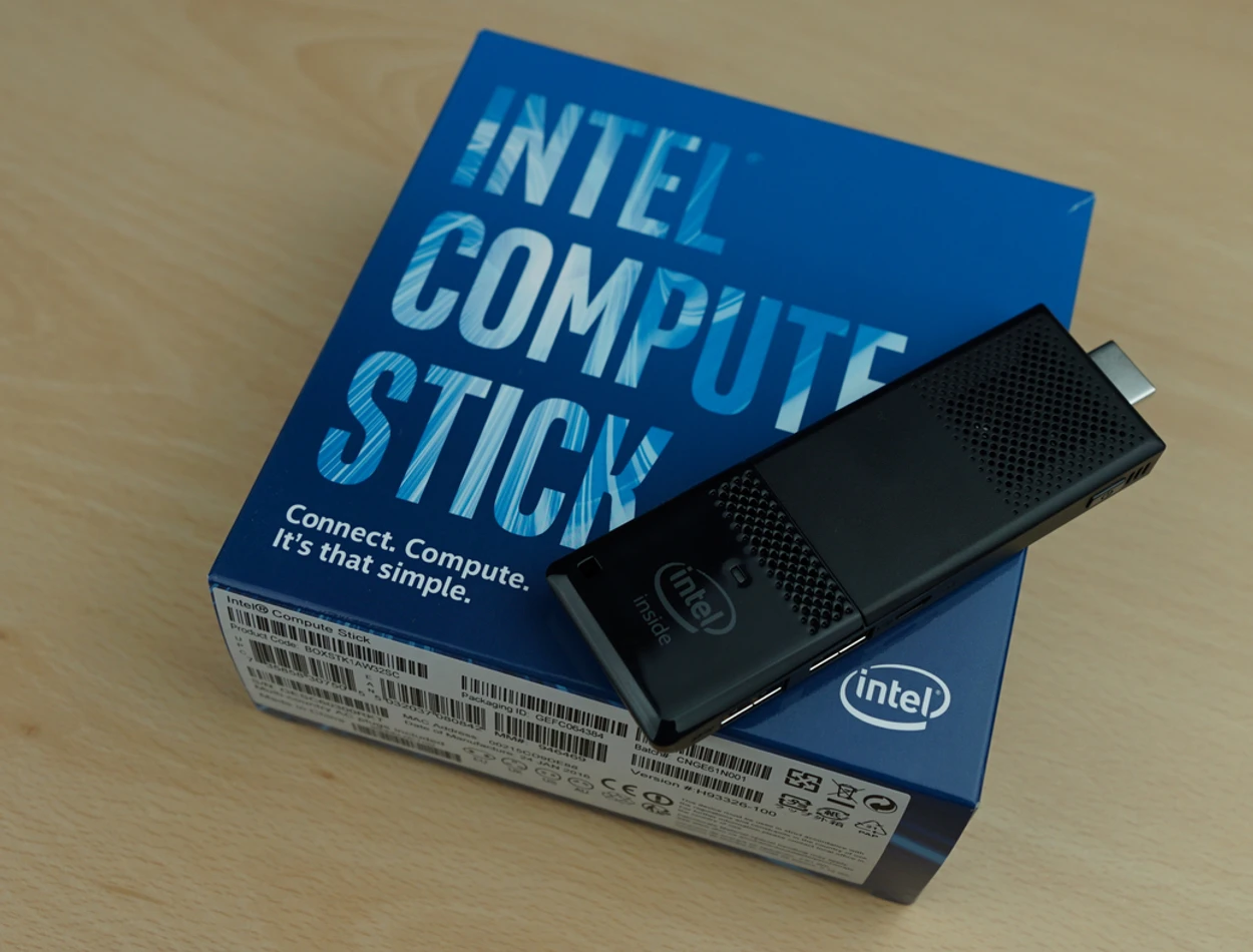 Intel Compute Stick - test miniaturowego komputerka w kształcie pendrive'a napędzanego Windows 10