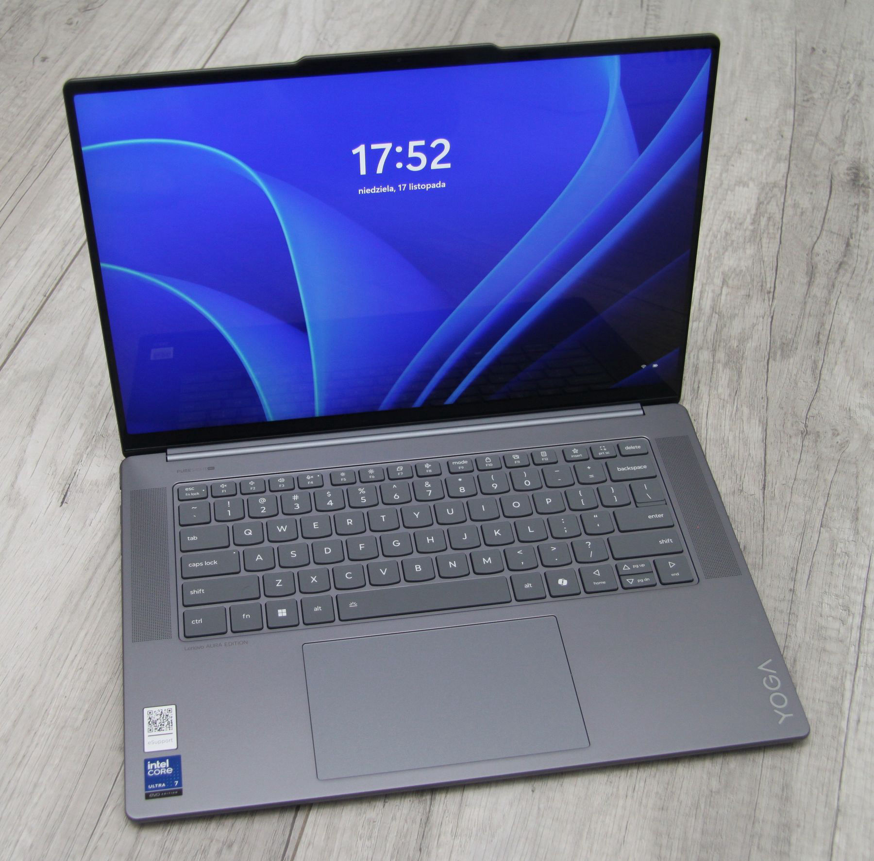 Lenovo Yoga Slim 7i Aura Edition