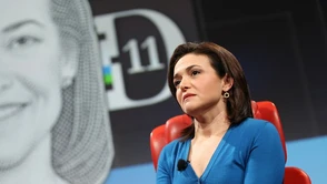 COO Facebooka - Sheryl Sandberg - tłumaczy proces wdrażania nowości i broni Facebook Home