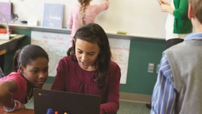 Chromebooki rządzą w edukacji. iPad jest po prostu "zbyt fajny" i za drogi