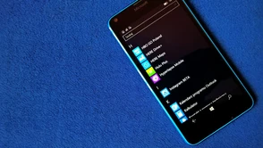 Windows 10 Mobile umiera. A Microsoft mu w tym pomaga