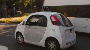 Grzegorz, całkowita racja. Testy Google udowadniają, że ludzie to w większości tragiczni kierowcy