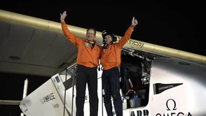 Udało się: Solar Impulse 2 zakończył lot dookoła globu. Nie zużył ani kropli paliwa!