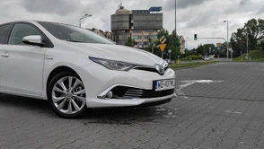 Toyota Auris Hybrid (2016): moim zdaniem znacznie lepsza od Priusa