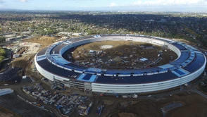 Na tych zdjęciach z drona Apple Campus 2 robi jeszcze większe wrażenie