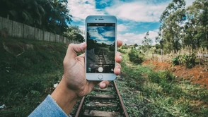 YOSO zamienia smartfon w analogowy aparat fotograficzny. Koniec z pstrykaniem zdjęć bez opamiętania