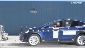 A tak Tesla Model X znosi zderzenie ze ścianą [od Natalii]