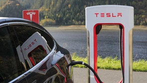 Tesla niebawem może się kojarzyć z kawą i hot dogami