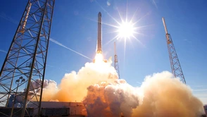 SpaceX idzie za ciosem: na orbitę dostarczy własne satelity telekomunikacyjne i... zegar atomowy