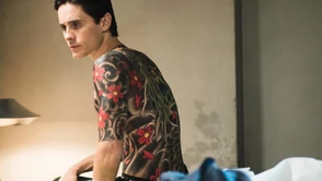 Jared Leto nie nadaje się na członka Yakuzy. Recenzja filmu Outsider w serwisie Netflix