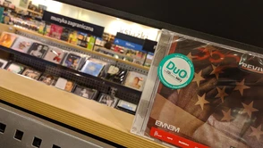 Empik pokazuje, że jednak "da się" - kup album na CD a dostaniesz też cyfrową wersję