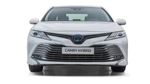 Toyota Camry wraca do Europy! Przestronność segmentu E w cenie klasy średniej. Nowy napęd hybrydowy. Premiera