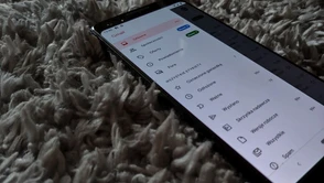 Nowy Gmail miał mi zastąpić latarkę? Za wcześnie na taką aktualizację
