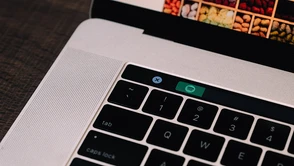 Macbooki zrezygnują z TouchBara. Apple przywraca fizyczne przyciski