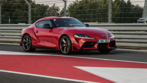 Toyota GR Supra z silnikiem 2.0 jest o ponad 100 000 PLN tańsza niż topowa odmiana