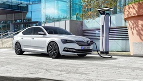 Skoda wyceniła hybrydowego Superba, jest dużo tańszy niż Passat