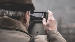 Jaki dobry telefon dla seniora wybrać? Wybór jest ogromny