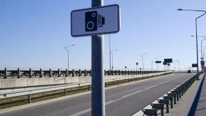 W 2019 roku wystawiono ponad 700 tysięcy mandatów z fotoradarów, to aż o 66% więcej niż rok wcześniej