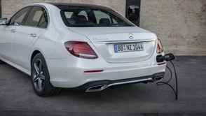 Mercedes E 300de – hybryda Plug-In z dieslem pod maską. Perfekcyjne połączenie? Zasięg elektryczny, zużycie paliwa