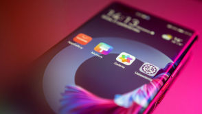 Huawei traci pozycje lidera na największym rynku świata. Co dalej z firmą?