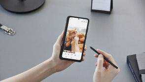 Samsung nie przewidział w Galaxy S 21 Ultra miejsca na S-Pen. Rozwiązanie: paskudna obudowa