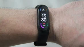 Xiaomi Mi Band 6 z NFC i płatnościami zbliżeniowymi również w Europie