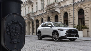 Toyota Corolla Cross: hybryda 5. generacji, w opcji AWD-i, T-Mate – najnowsze systemy bezpieczeństwa i wsparcia kierowcy