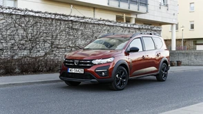 7-miejscowa Dacia Jogger TCe 110 – zużycie paliwa, przestronność i praktyczność wnętrza. Test