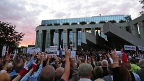 Ministerstwo Sprawiedliwości dzwoni do Polaków i pyta ich o udział w protestach. WTF?