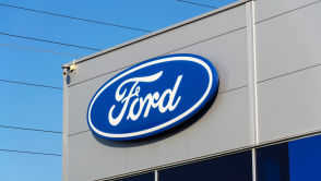 Ford odpuszcza inwestycje w elektryki i zarabia krocie