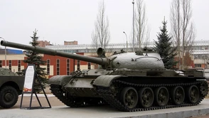 Miał być T-14 Armata, będzie... T-62. Rosyjska armia w drodze po T-34