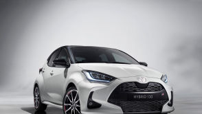 Toyota Yaris z mocniejszym silnikiem i smartfonem zamiast kluczyka