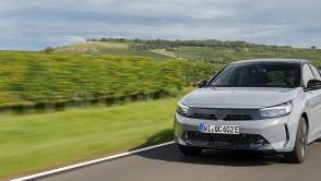Opel Corsa Electric 2024: większy zasięg, mocniejszy silnik, jeszcze lepsze reflektory LED. Jazda próbna