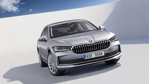 Skoda Superb 2024: diesel, benzyna, hybryda, fizyczne pokrętła, nowe światła LED Matrix. Premiera