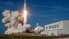 Ostatni test SpaceX ośmielił Muska. Chce przekroczyć granice Układu Słonecznego - i to całkiem szybko