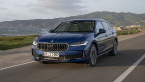 Skoda Superb iV ze 145 km realnego zasięgu w trybie elektrycznym zmienia zasady gry. Test
