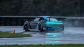 Jeździłem Porsche GT4 ePerformance na prawym fotelu. 1088 elektrycznych koni mechanicznych i piorunujący czas okrążenia na torze Silesia Ring