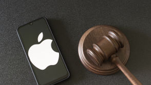 Władze chcą dostępu do zaszyfrowanych danych Apple – zagrożeni także Polacy