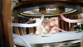 Metabot: materiał, który "staje się" robotem