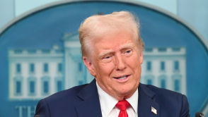 Szczyt hipokryzji – ultraamerykański smartfon Trumpa okazał się „Made in China”?